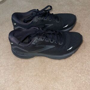 Brooks size 7.5 women’s shoes